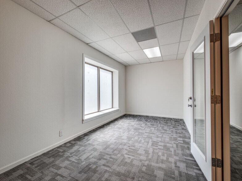 More Photos Of 1202 N Flores St, San Antonio Loft Creative Space For Sale