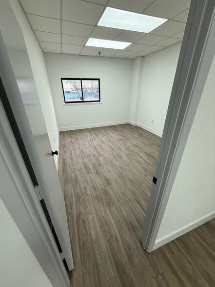 More Photos Of 10784 Satellite Blvd, Orlando Warehouse For Sale