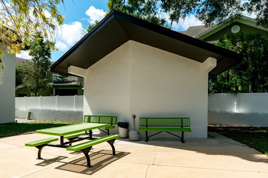 More Photos Of 12945 Seminole Blvd, Largo Unknown For Lease