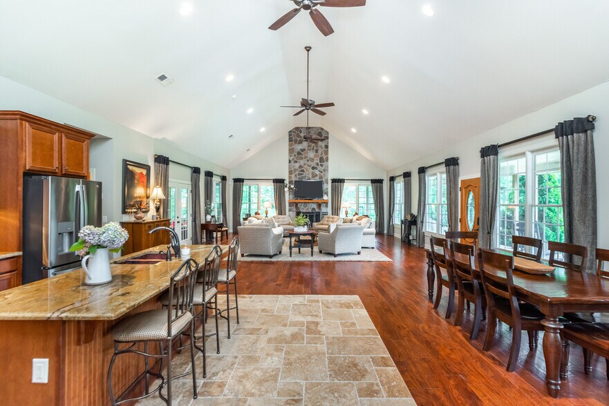 More Photos Of 565 Owens Gin Rd NE, Calhoun Lodge Meeting Hall For Sale