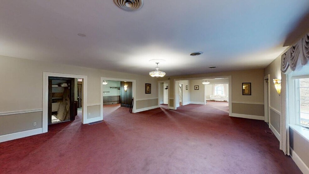 More Photos Of 763 Massachusetts Ave, Lunenburg General Retail For Sale