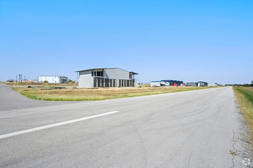 More Photos Of 15850 Salado Airport Rd, Salado Industrial For Sale