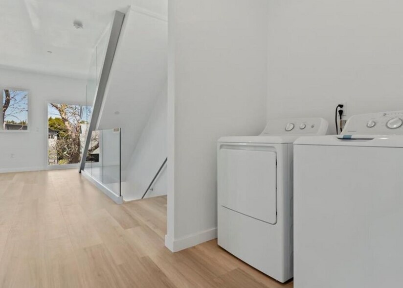 More Photos Of 5526 Blackwelder St, Los Angeles Apartments For Sale