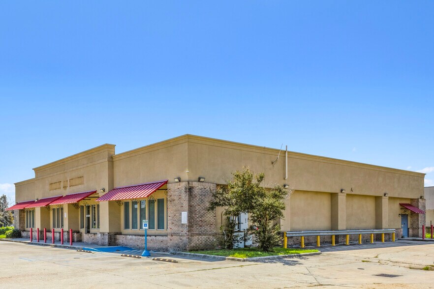 More Photos Of 11901 I 10 Service Rd, New Orleans Freestanding For Lease