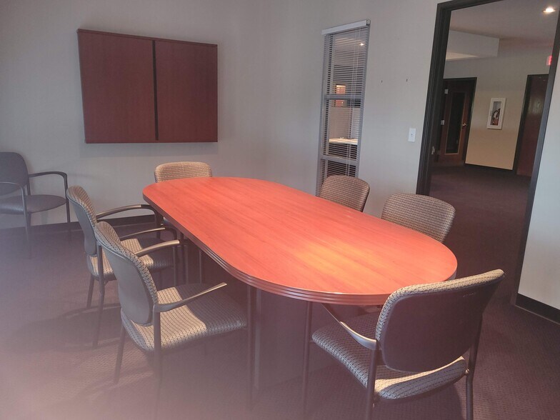 More Photos Of 116 County Line Rd W, Westerville Loft Creative Space For Sale