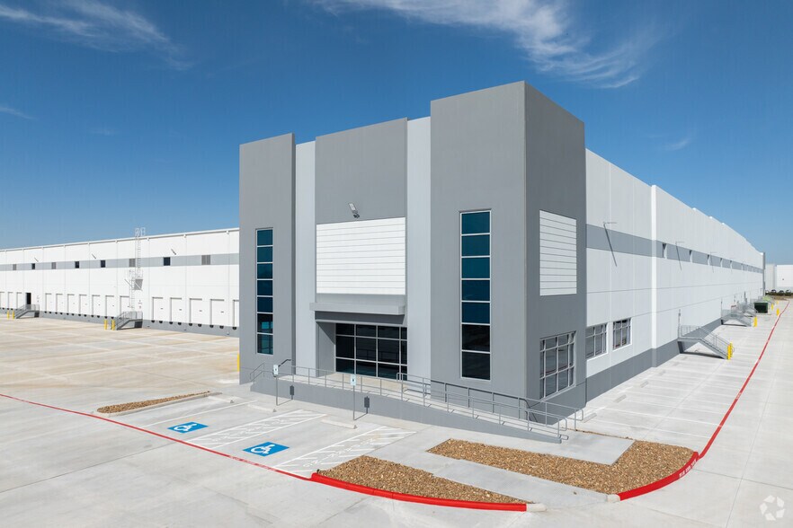 More Photos Of 2830 E Pasadena Blvd, Deer Park Industrial For Sale