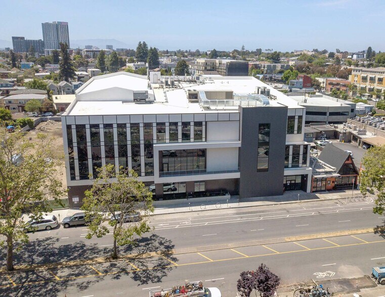 More Photos Of 3901-3903 Broadway, Oakland Medical For Lease