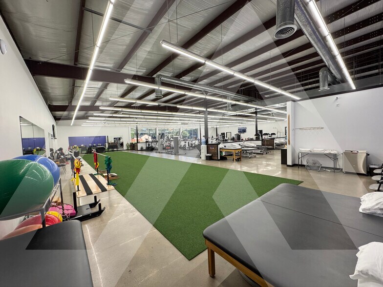 More Photos Of 602 Meyer St, Sealy Freestanding For Lease