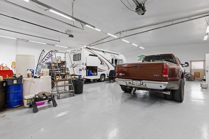 More Photos Of 451 S Andersen St, Longmont Service For Lease