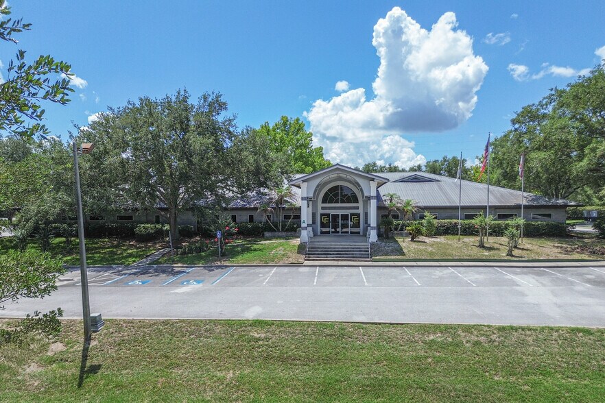 More Photos Of 8340 American Way, Groveland Flex For Lease