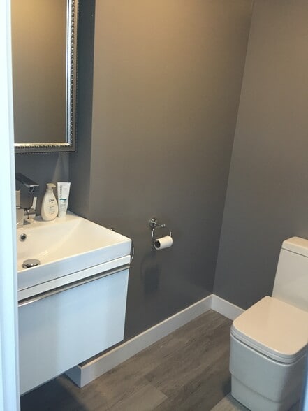 More Photos Of 600 S La Brea Ave, Los Angeles Storefront Retail Residential For Sale