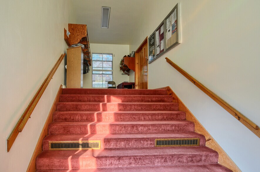 More Photos Of 3306 Lippincott Blvd, Burton Specialty For Sale