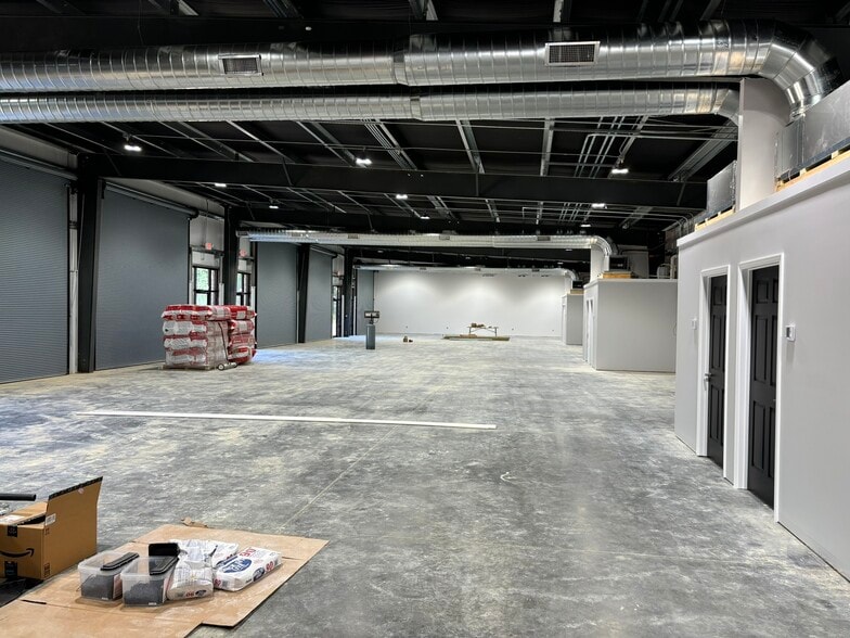 More Photos Of 230 Casey's Ln, Flowood Light Distribution For Lease