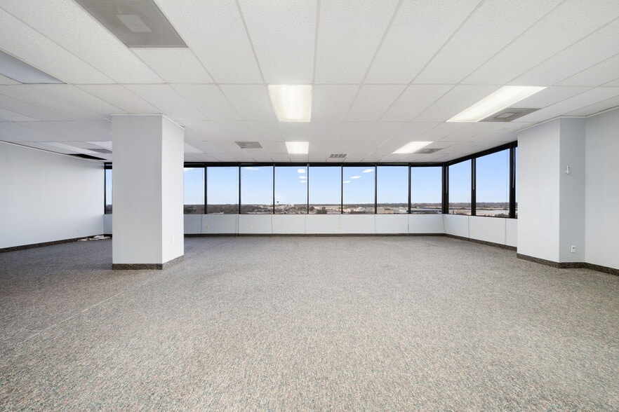 More Photos Of 1925 E Belt Line Rd, Carrollton Office For Lease