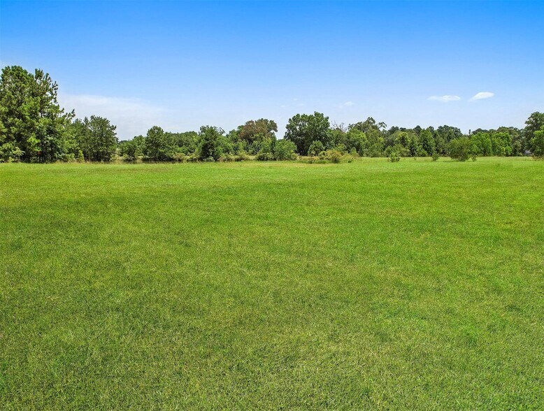 More Photos Of 11304 Fostoria Rd, Cleveland Land For Sale