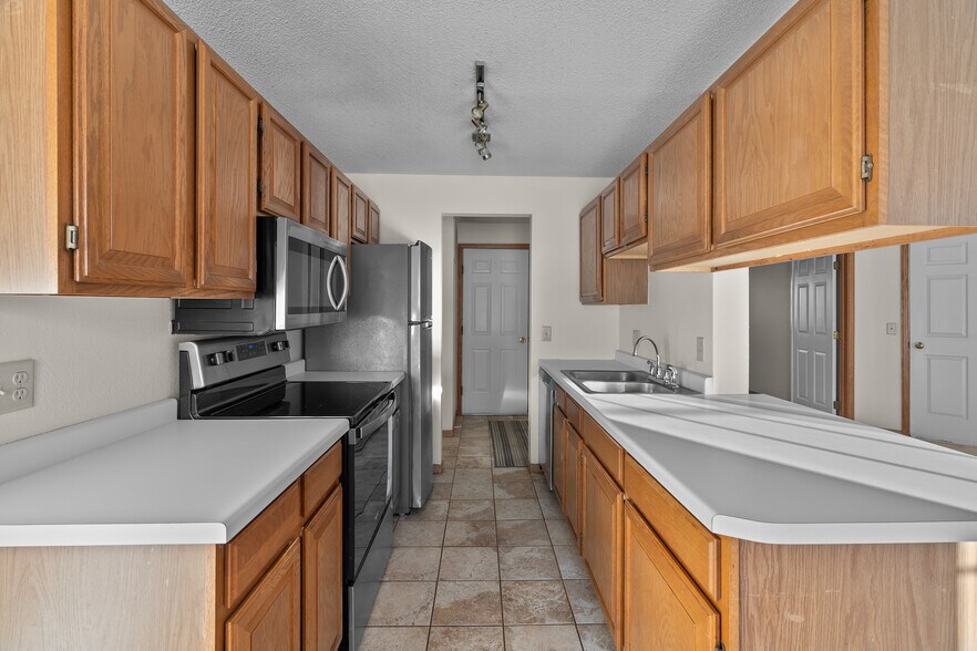 More Photos Of 8254 Windsong Dr, Eden Prairie Apartments For Sale