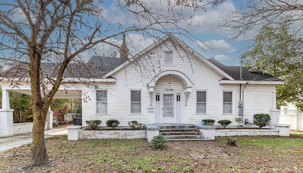 More Photos Of 1206 E Ash St, Goldsboro Loft Creative Space For Lease