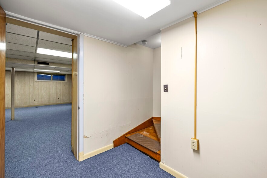More Photos Of 125 High St, Taunton Office For Sale