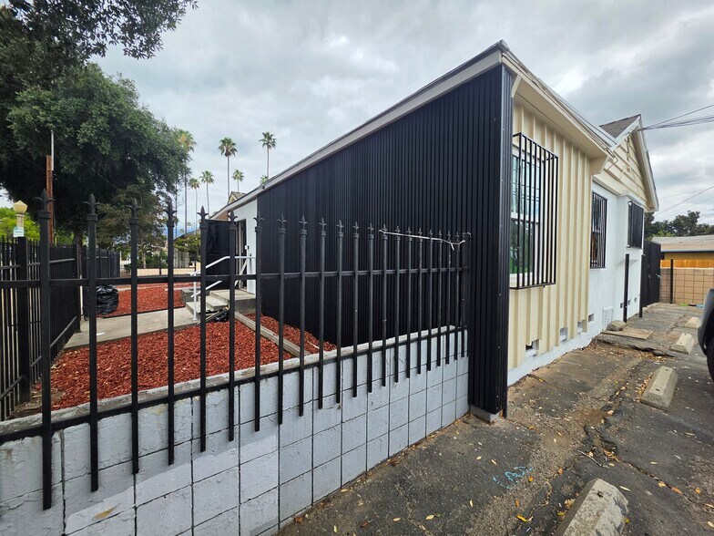 More Photos Of 1673-1675 N D St, San Bernardino Office For Lease