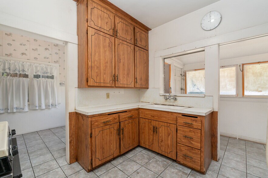 More Photos Of 4458 Maplewood Ave, Los Angeles Multifamily For Sale