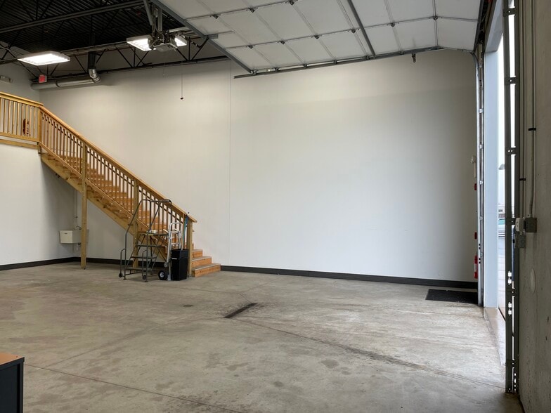 More Photos Of 101 Theodore Dr, Oswego Light Distribution For Lease