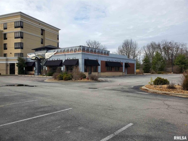 More Photos Of 2310 Reed Station Pky, Carbondale Restaurant For Sale