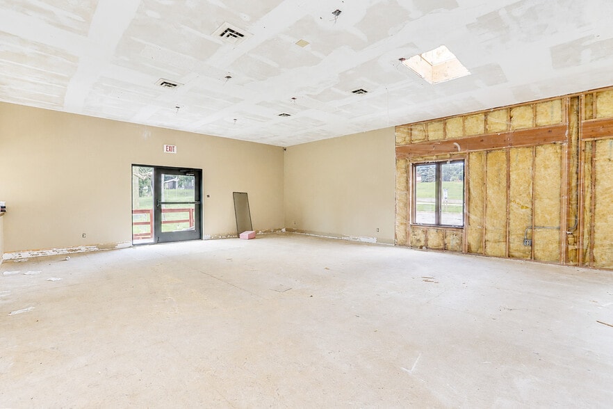 More Photos Of 302 S 2nd St, Polk City Lodge Meeting Hall For Sale