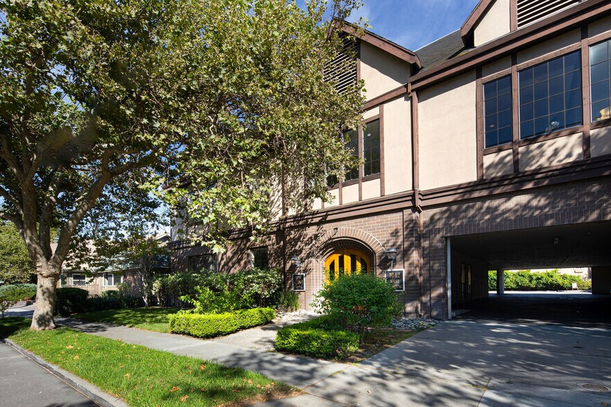 More Photos Of 1042 W Hedding St, San Jose Office For Sale