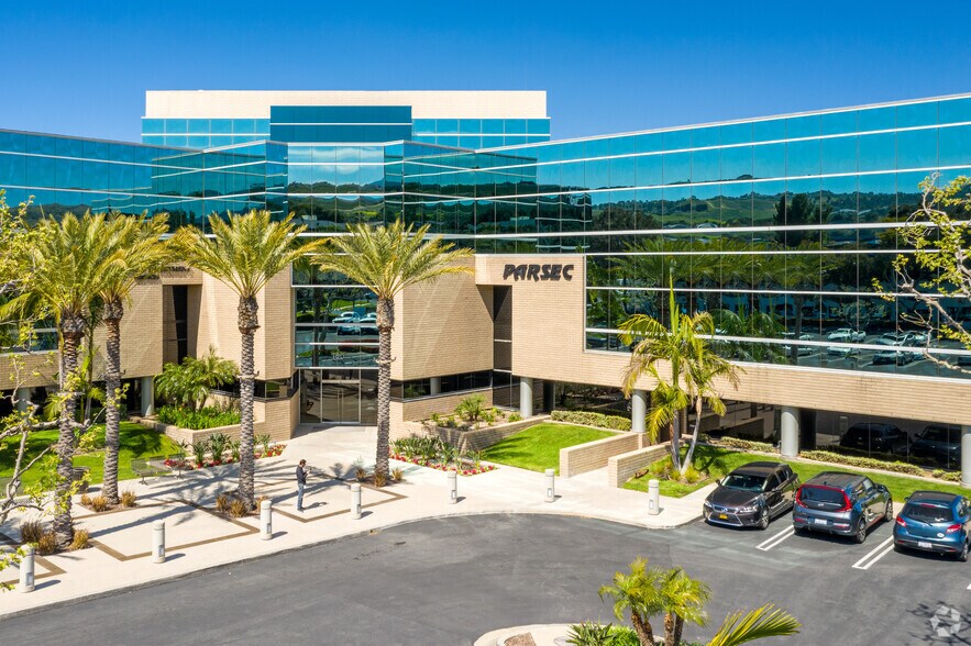 More Photos Of 180 N Riverview Dr, Anaheim Office For Lease