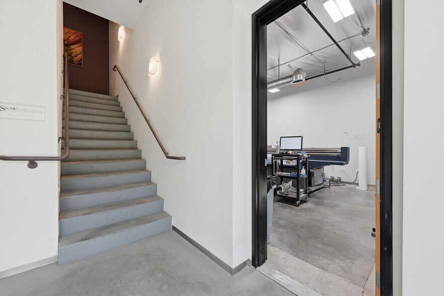 More Photos Of 8495 Redwood Creek Ln, San Diego Manufacturing For Sale