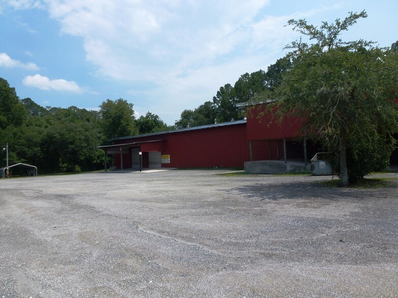 More Photos Of 239 Jones Rd, Jacksonville Warehouse For Lease