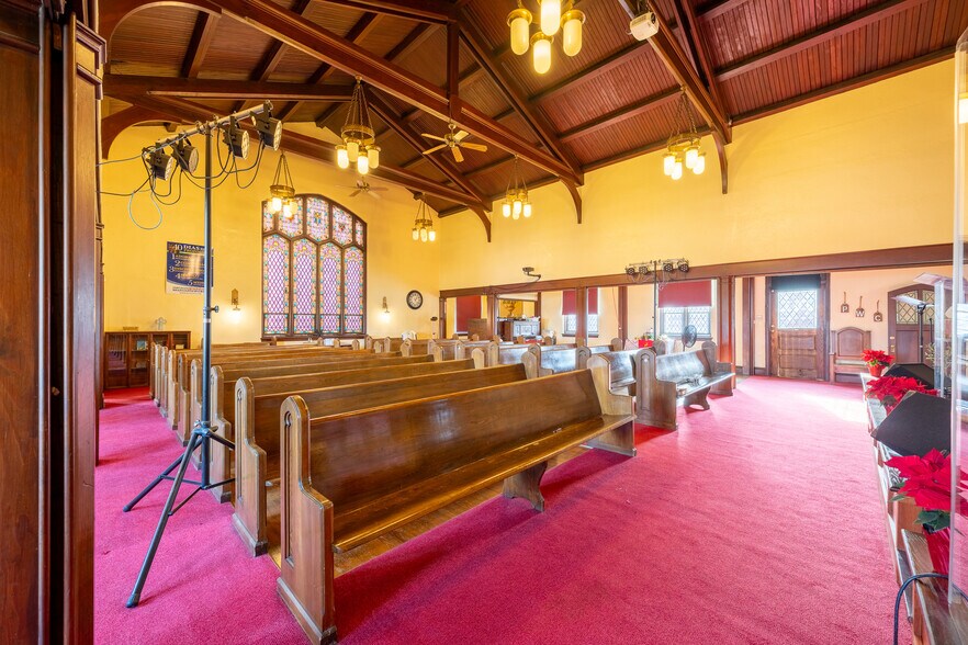 More Photos Of 927 Broadway, Fountain Hill Religious Facility For Sale