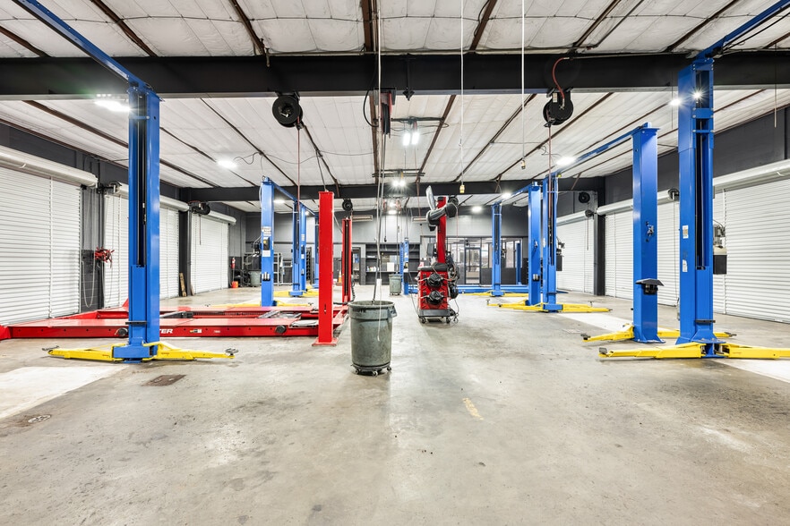 More Photos Of 6259 N Eldridge Pky, Houston Auto Repair For Sale