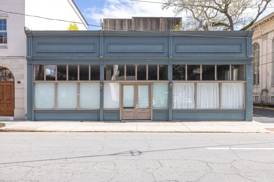 Primary Photo Of 220 Whitaker St, Savannah Storefront For Sale