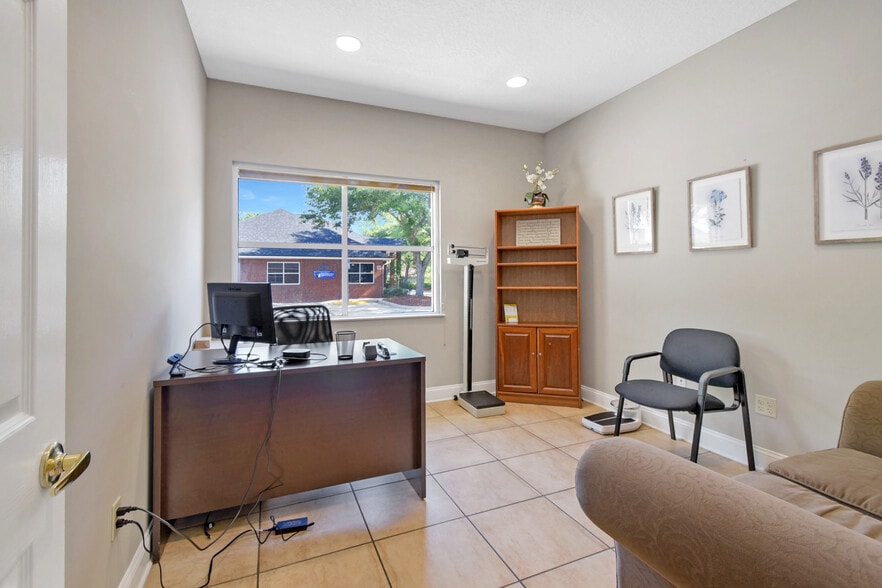 More Photos Of 1555 Kingsley Ave, Orange Park Office For Sale