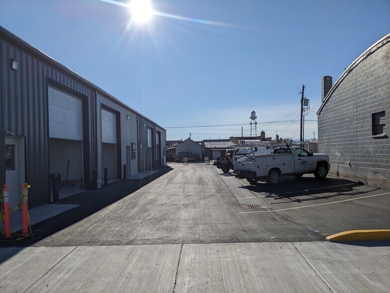More Photos Of 35 W Owyhee Ave, Homedale Warehouse For Lease