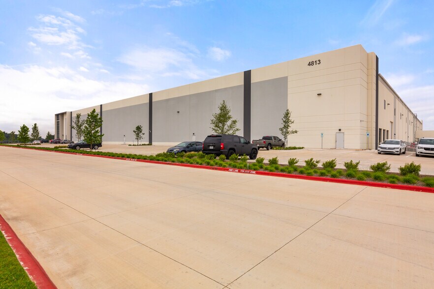 More Photos Of 4805 N Interstate 35, Georgetown Unknown For Lease