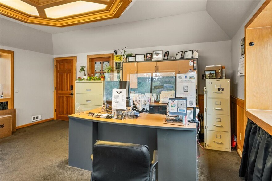 More Photos Of 41609 Big Bear Blvd, Big Bear Lake Office For Sale