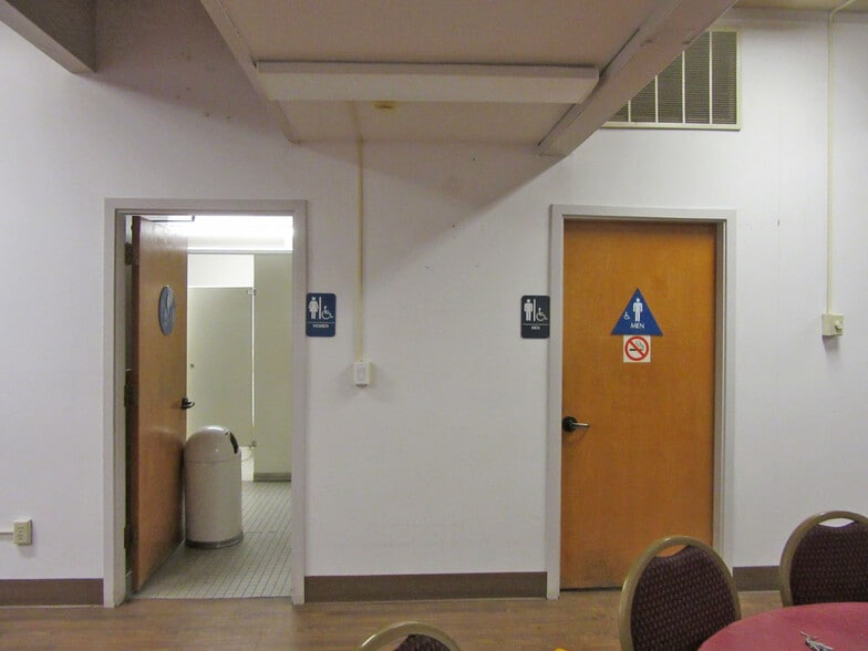 More Photos Of 238 E Church St, Stockton Office For Sale