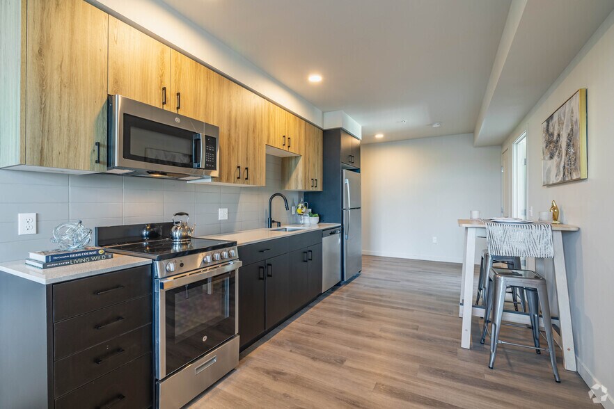 More Photos Of 513 1st Ave N, Seattle Apartments For Lease