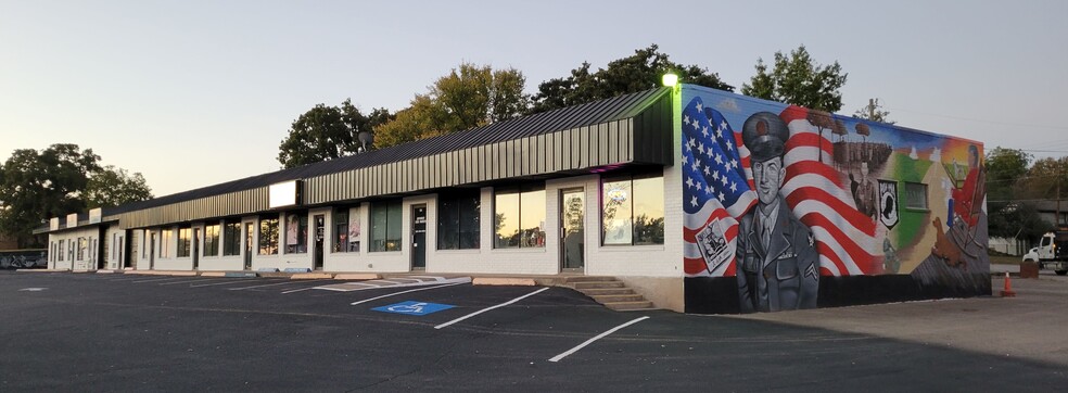 Primary Photo Of 202 Santa Fe Dr, Weatherford Storefront For Lease