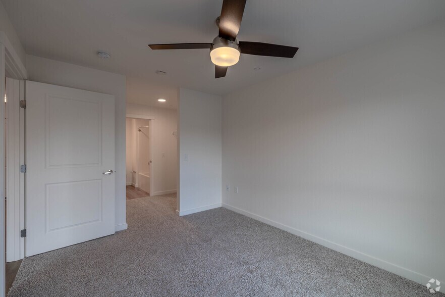 More Photos Of 12548 Lake City Way NE, Seattle Apartments For Lease