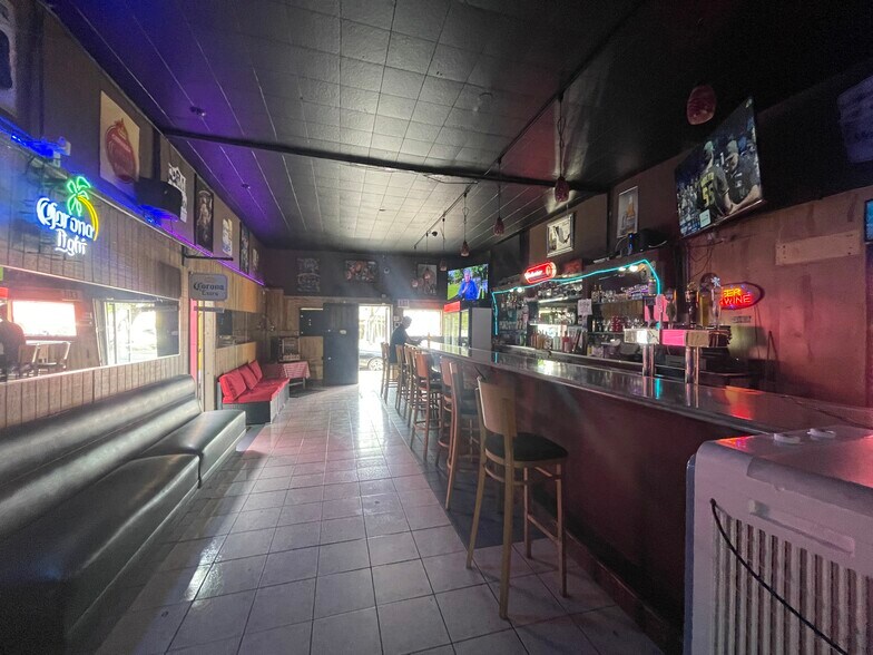 More Photos Of 8554 Washington Blvd, Culver City Bar For Sale