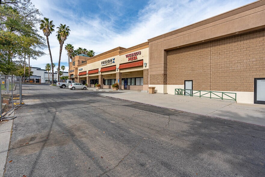 More Photos Of 31884-31940 Castaic Rd, Castaic Unknown For Lease
