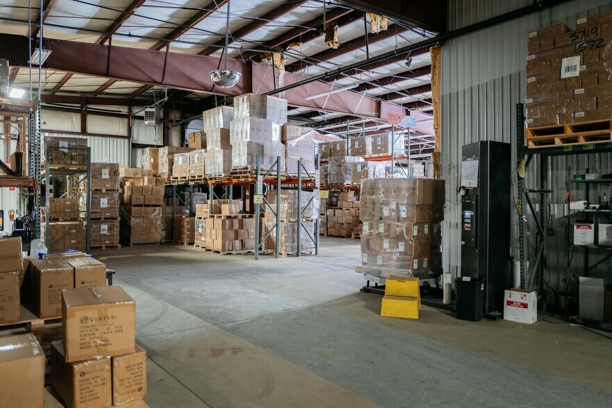 More Photos Of 2291 Traversefield Dr, Traverse City Manufacturing For Lease