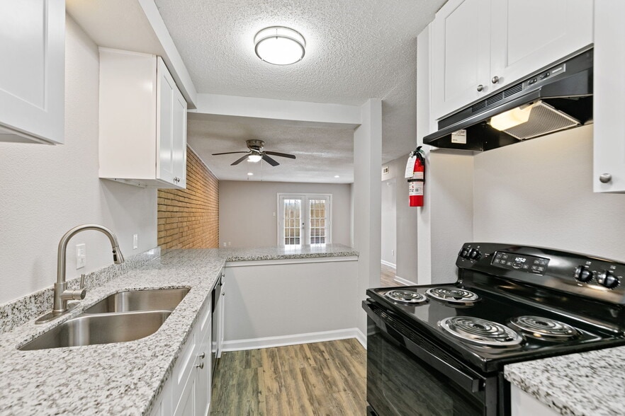 More Photos Of 9707 Timberside Dr, Houston Apartments For Sale