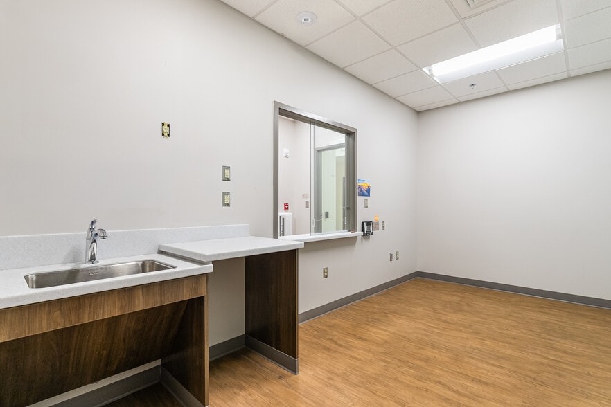 More Photos Of 200 Westerly Rd, Bellingham Medical For Lease