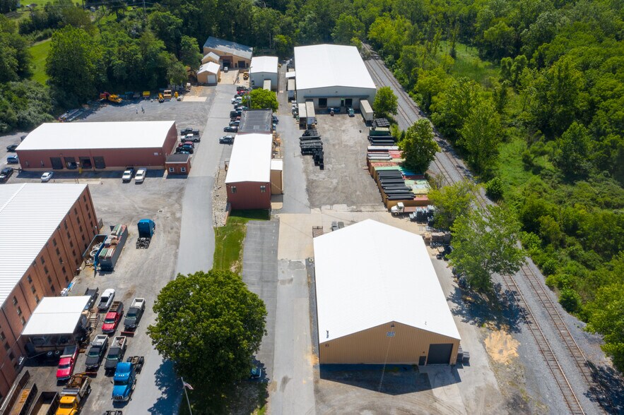 More Photos Of 2601 Emory Rd, Finksburg Flex For Lease