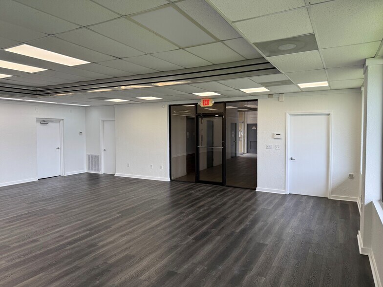 More Photos Of 6450-6464 NW 77th Ct, Miami Industrial For Lease