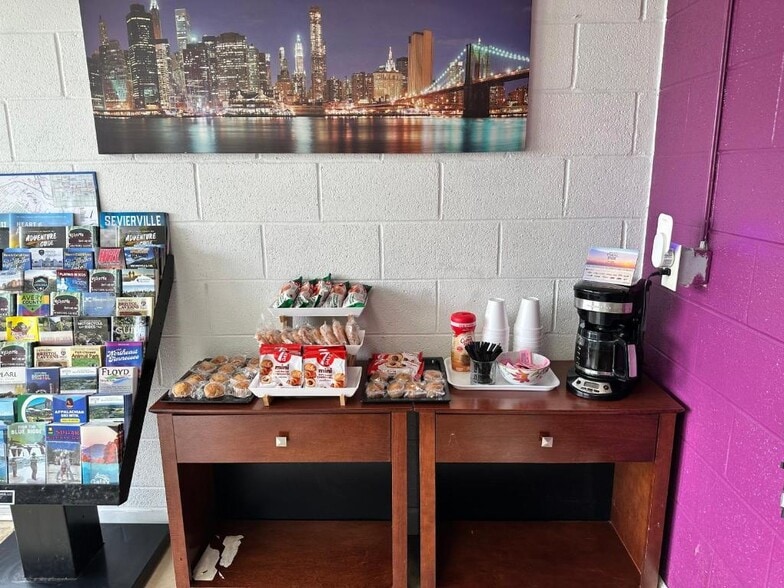 More Photos Of 705 Chapman Rd, Wytheville Hotel For Sale